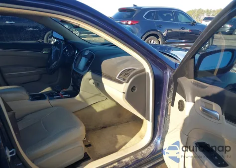 2014 Chrysler 300 z USA, uszkodzony, nr VIN 2C3CCAAG3EH146504